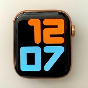 Apple Watch Series 5 44 MM Gold Aluminum Case Pink Sand Sport Band